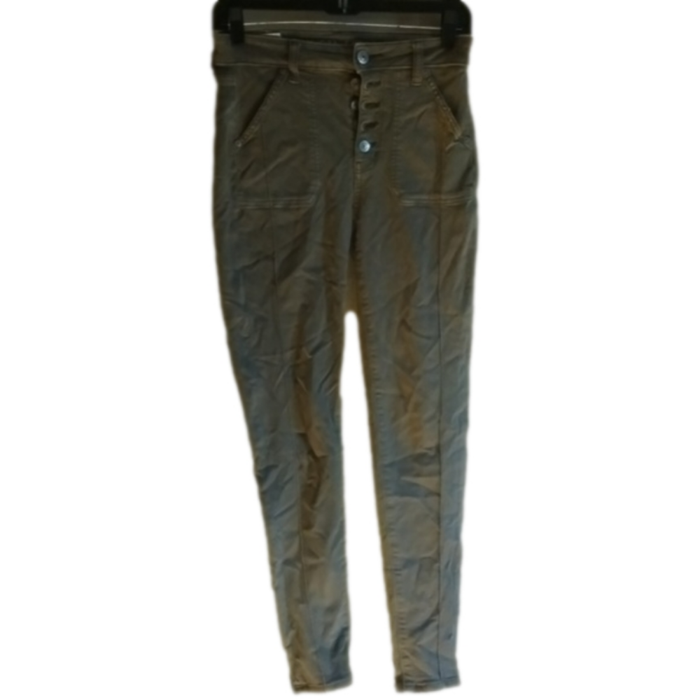 American Eagle green grey cargo style next level stretch hirise jegging. Size 6.